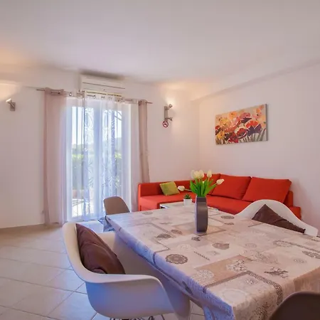 Madlen Apartment