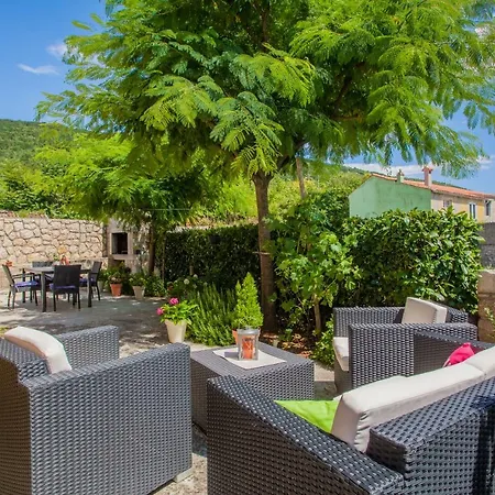 Madlen Apartment Cres