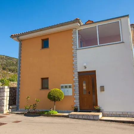 Madlen Apartment Cres